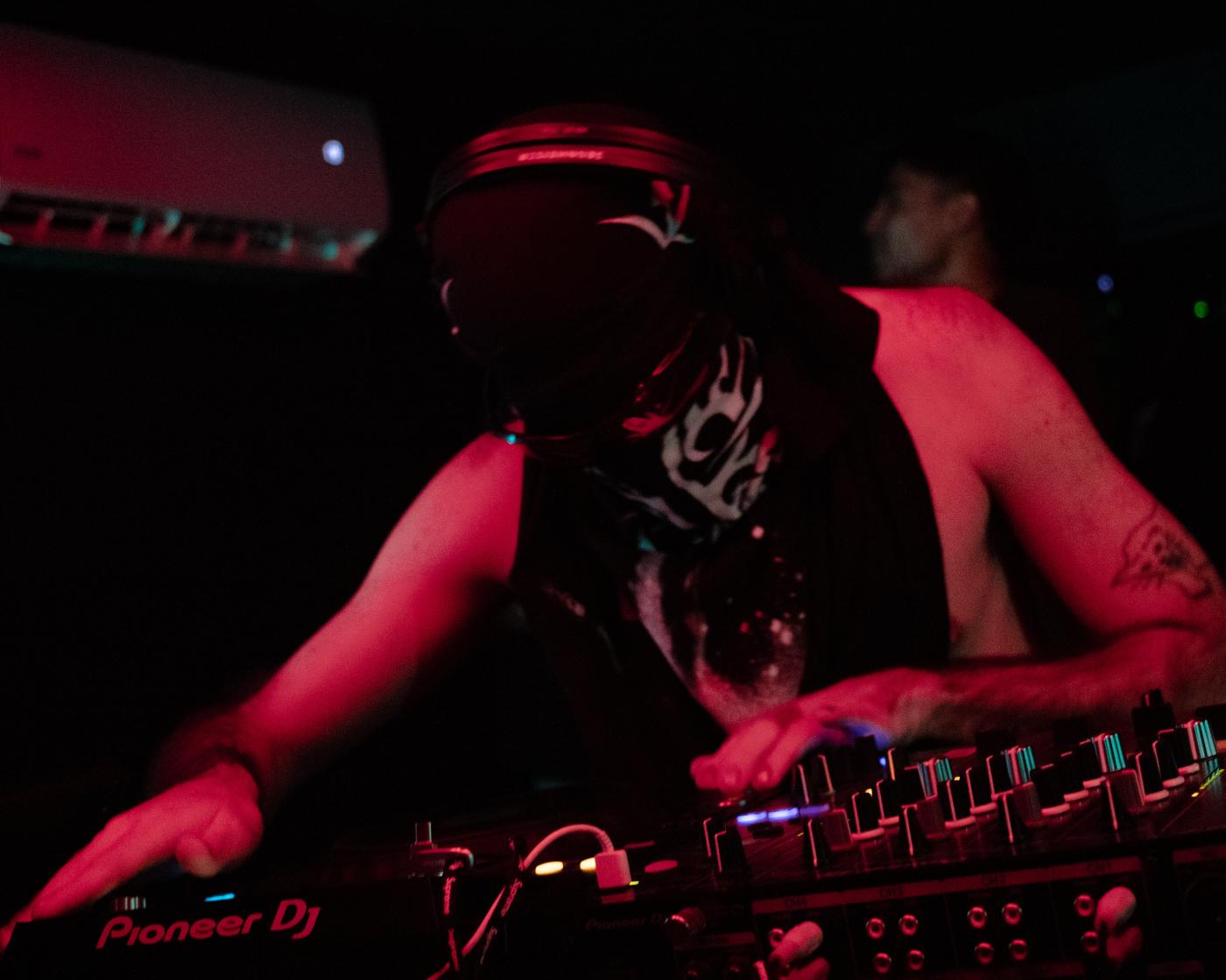 Lukrø&nbsp;representando Matraca & Perú